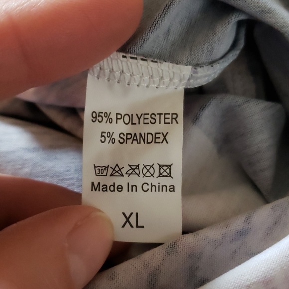 Floral tee - Picture 3 of 3